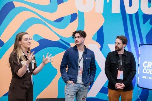 mobile - carousel-hero-element image-8