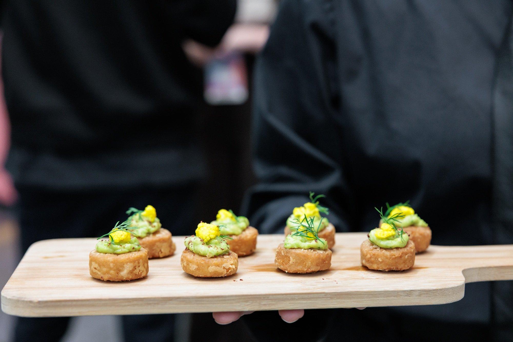 carousel-hero-element image-4